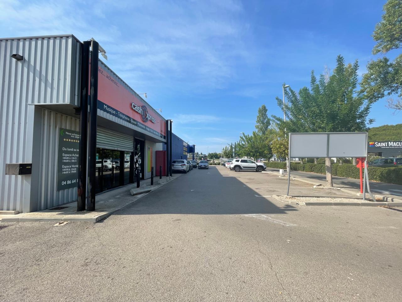 Commerce Saint-Mitre-les-Remparts 400m² Location commerce Saint-Mitre-les-Remparts Bouches-du-Rhône OLCOM2425408 13
